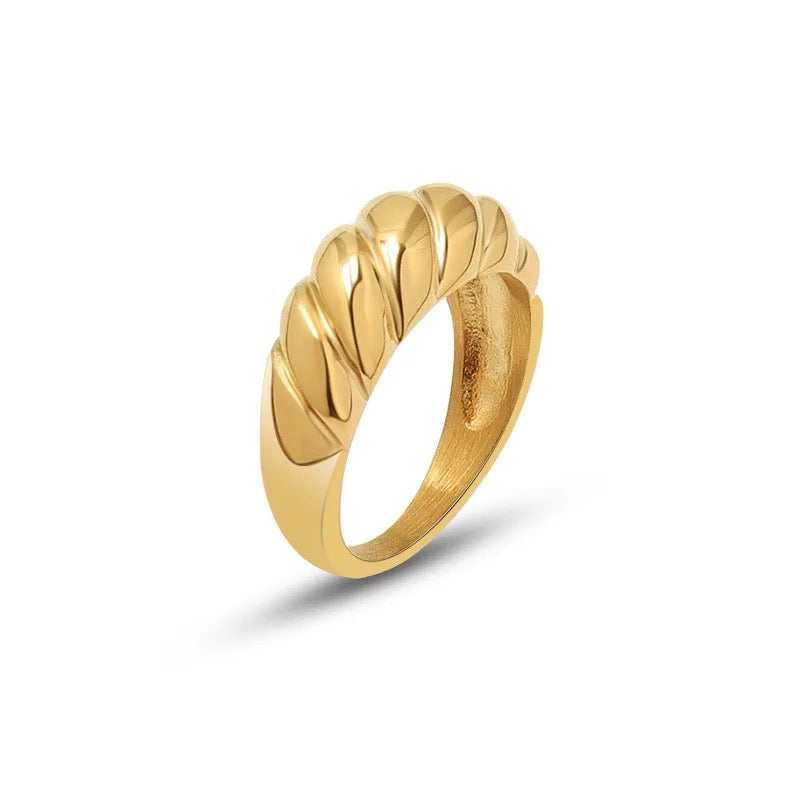 Alma Croissant Ring