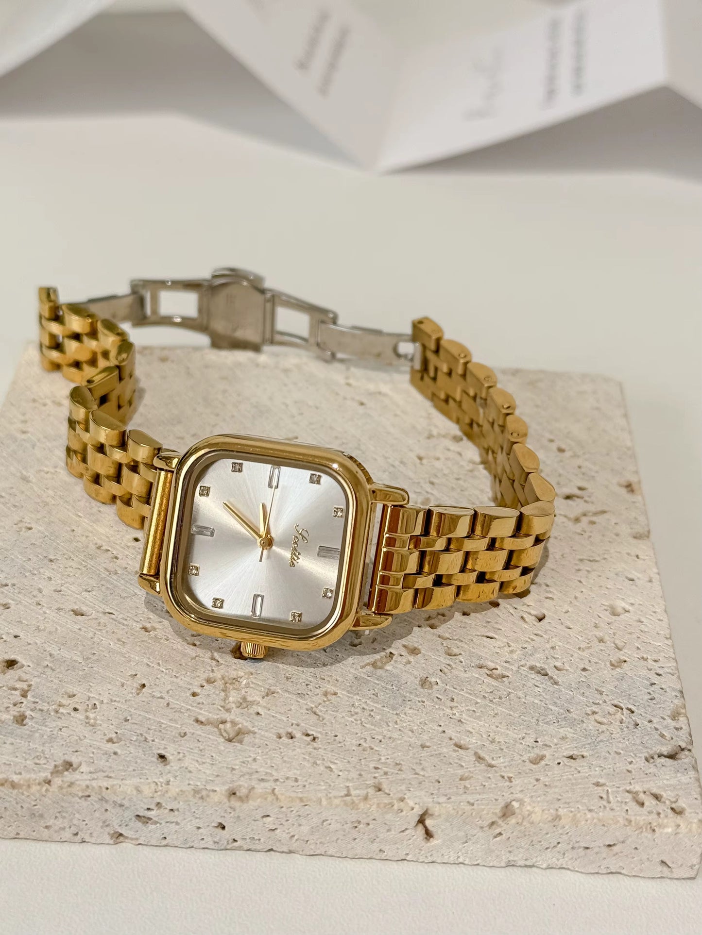 Vintage style ladies watch